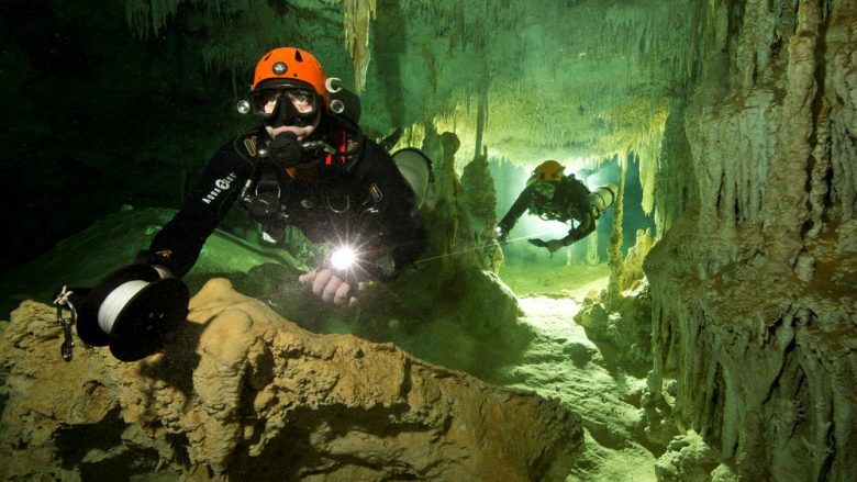 Zbulohet shpella më e madhe nënujore në botë, publikohen pamjet interesante (Foto/Video)