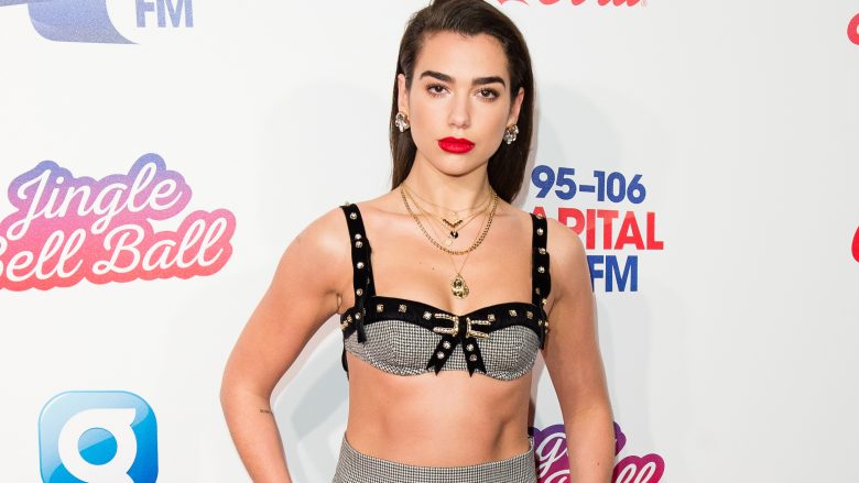 Dua Lipa: Me gjoks të vogël, por me zemër të madhe (Foto)