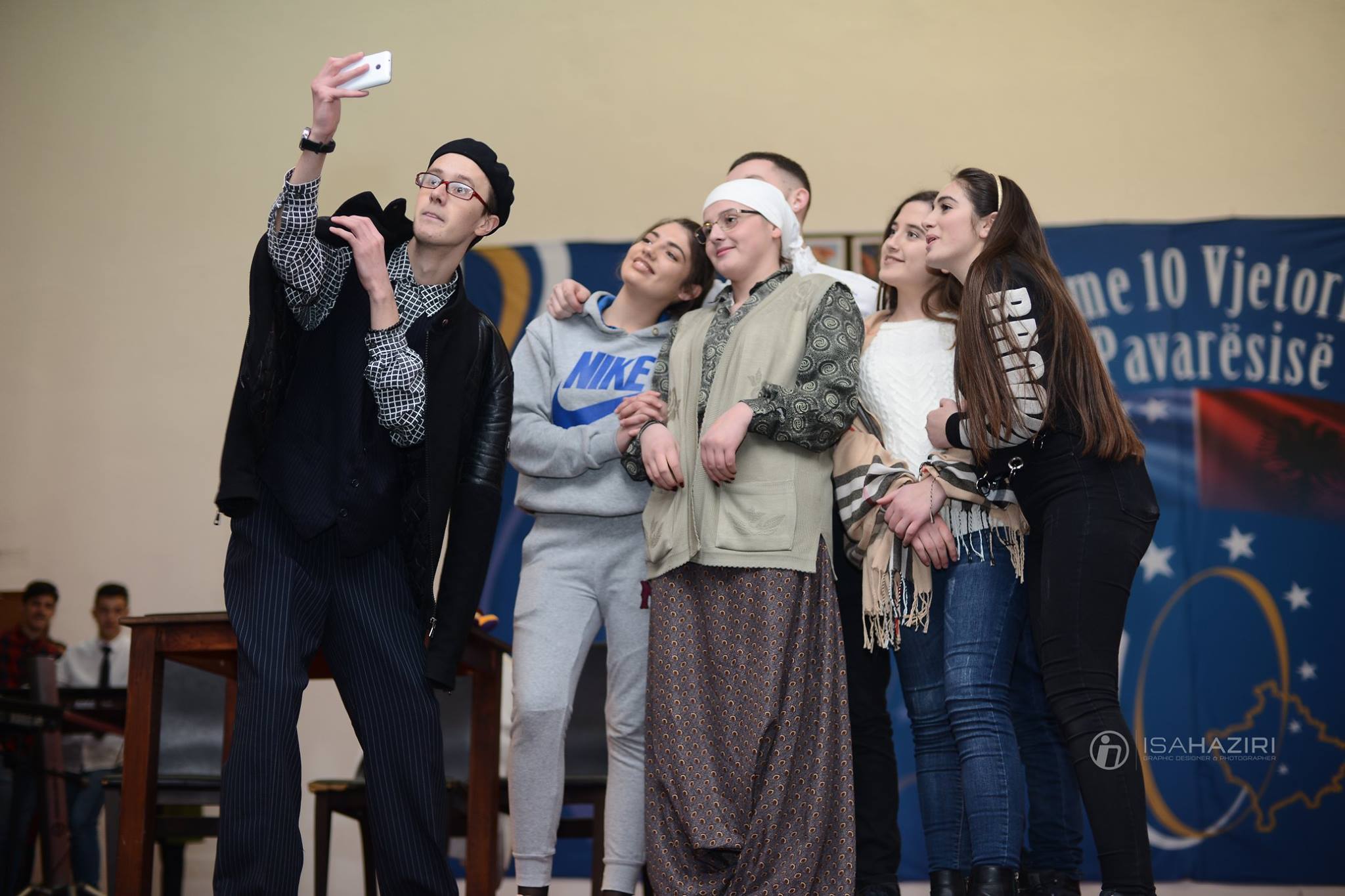 Prezantohet shfaqja teatrale “WIFI” në shtëpinë e Kulturës “Tahir Sinani” në Lipjan (Foto)