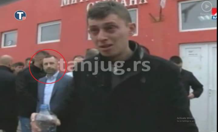 Zëvëndëskryeministri i Qeverisë Haradinaj qëndronte me serbët pas aksionit të Policisë së Kosovës (Video)