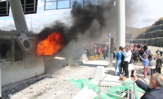 BILANCI I TË LËNDUARVE GJATË PROTESTËS NË RRUGËN E KOMBIT