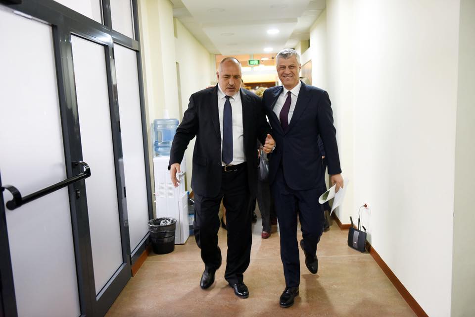 Kryeministri bullgar kureshtar të shoh Prishtinën nga zyra e Thaçit (Foto)