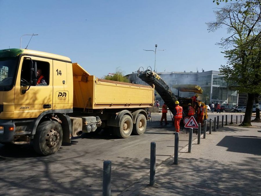 Sot përfundon asfaltimi i njërit krah të rrugës “Fehmi Lladrovci”