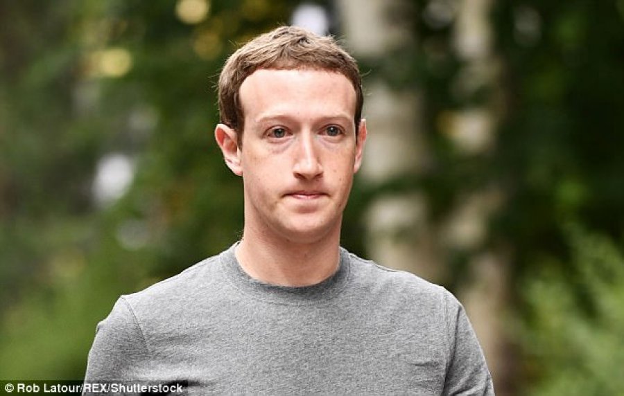 Zuckerbergu pranon se Facebooku skanon të gjitha bisedat private