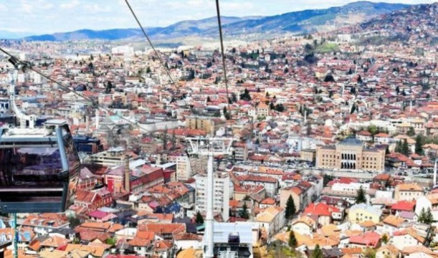 Teleferiku i Sarajevës hapet pas 26 vitesh që u shkatërrua nga lufta