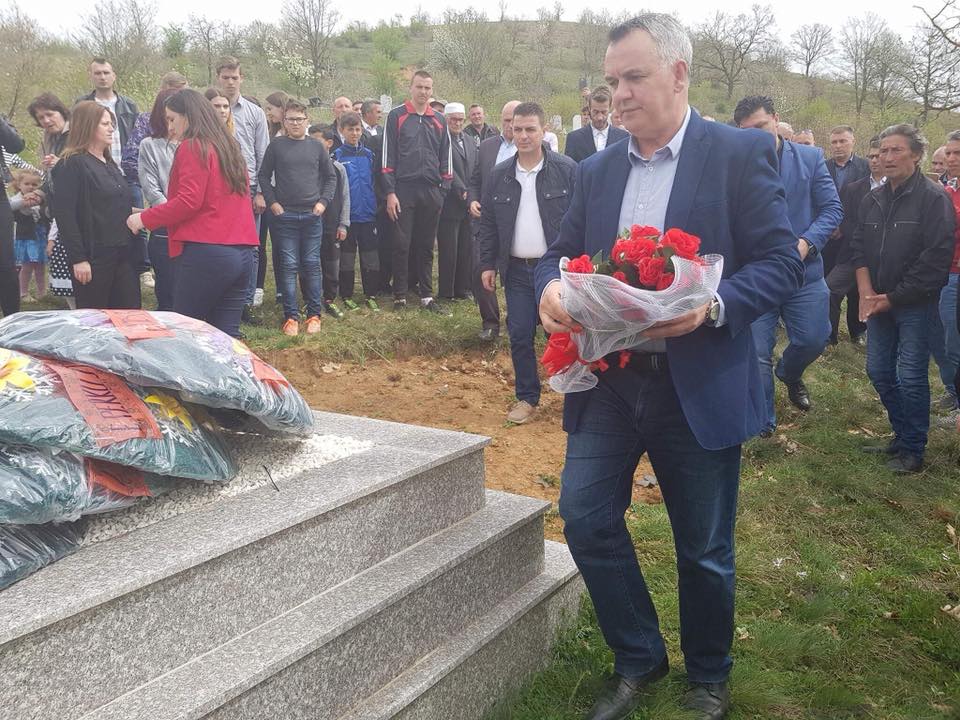 Nderohen dëshmorët dhe martirët në fshatrat Sllovi Tërbufc dhe Akllap