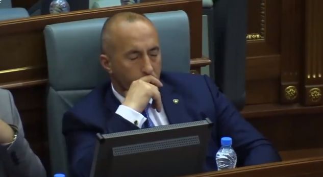 Kryeministrin Haradinaj e zë gjumi sërish në Kuvend