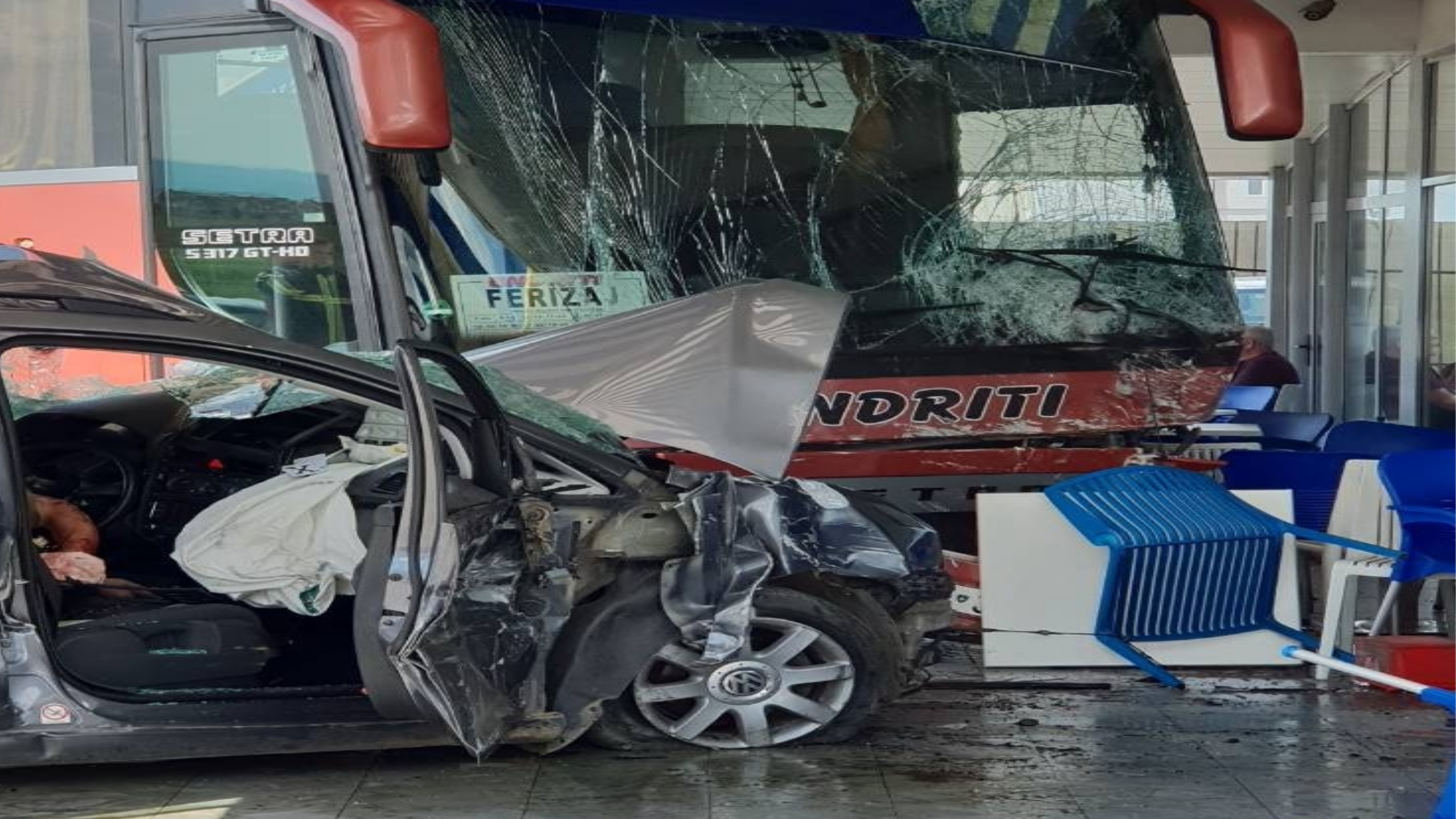 Flet pronari i kompanisë së autobusit të aksidentuar