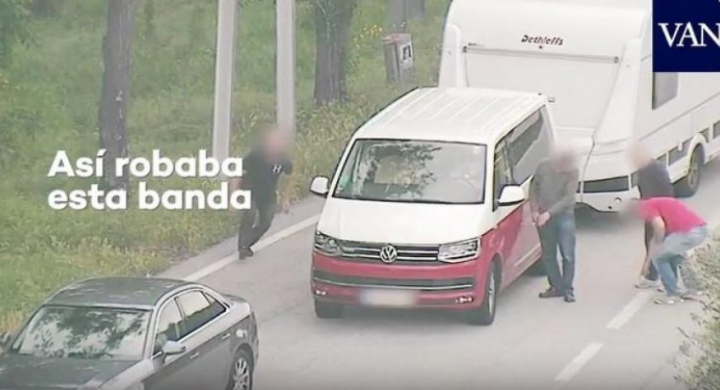 ‘Tu ka shpërthy goma’, banda e kosovarëve plaçkitë turistët me metoda interesante (Video)
