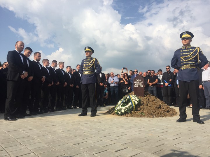 Vokrri varroset në ‘Natën e Kadrid’, natën kur besohet se Zoti i bekon të gjithë