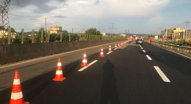 Në fundjavë udhëtoni pa problem drejt Durrësit, ndërpriten punimet në autostradë