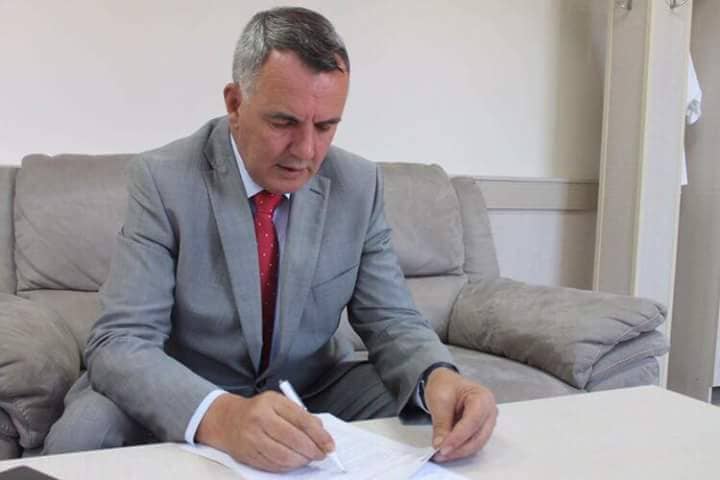 Kryetari Ahmeti nuk ka dhënë urdhër për eliminimin e qenve endacak