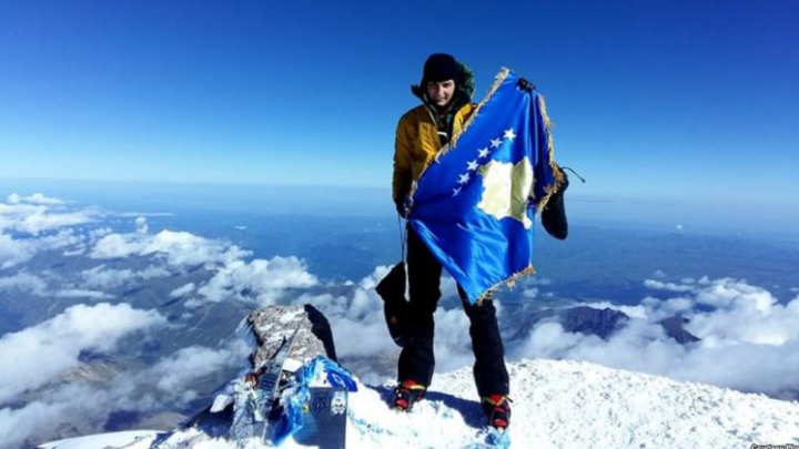 Alpinistja kosovare rrëfen rrugën drejt majave të botës
