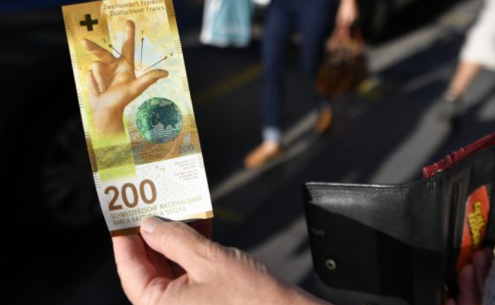 Bankënota e re 200-frangëshe nxit reagimin e shqiptarëve në Zvicër