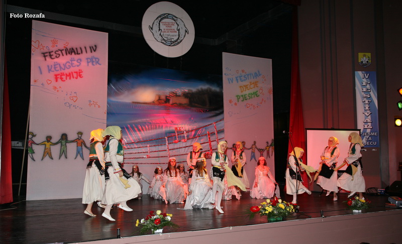 Festivali ’’Lipjani këndon’’ i’a bënë sefte të hënën