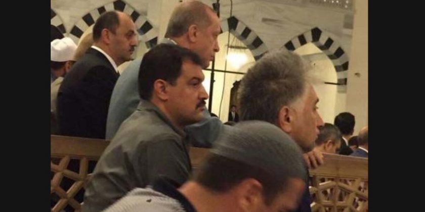 Erdoganit i bie të fikët në xhami