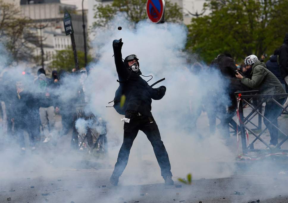 “Takim me Macron, ose shpërthej granatën”, dorëzohet protestuesi francez