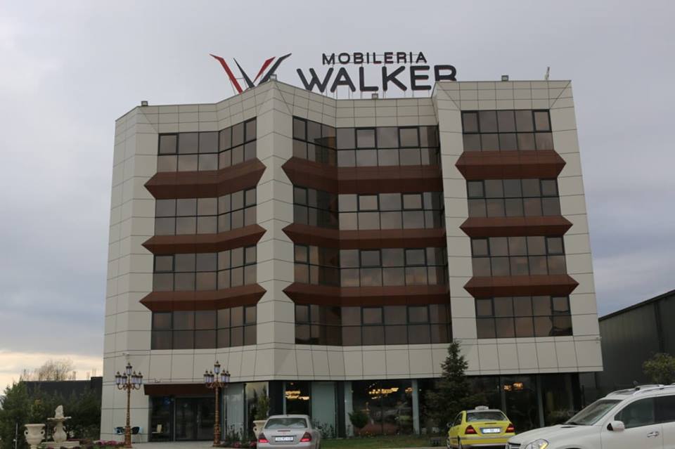 Mobileria ‘’Walker’’ kërkon dy punëtore
