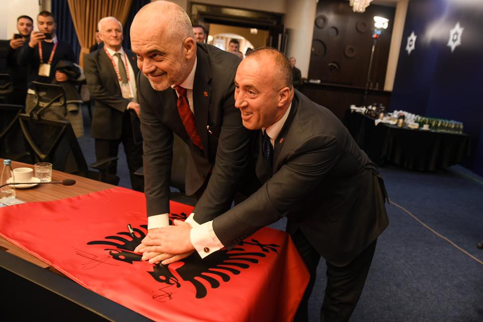 Mbi flamurin KUQ e ZI, Edi Rama e Ramush Haradinaj për Kosovë e Shqipëri