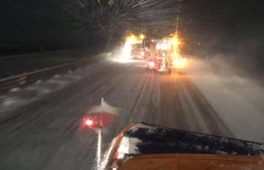 Komuna në Lipjan thotë se rrugët janë vështirë të kalueshme, apelon për kujdes në trafik