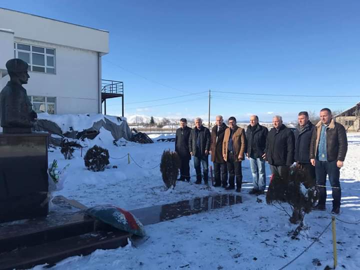 PDK e Lipjanit bënë homazhe pranë lapidarit të heroit Ismail Luma