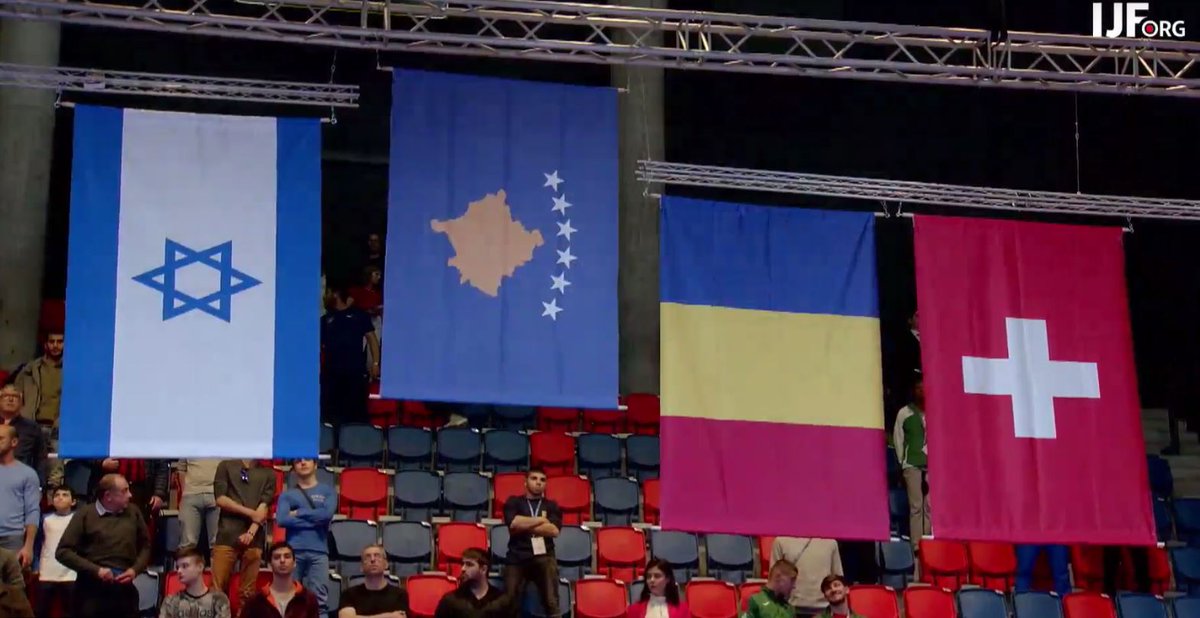 Himni dhe flamuri i Kosovës duke valuar në Tel Aviv të Izraelit