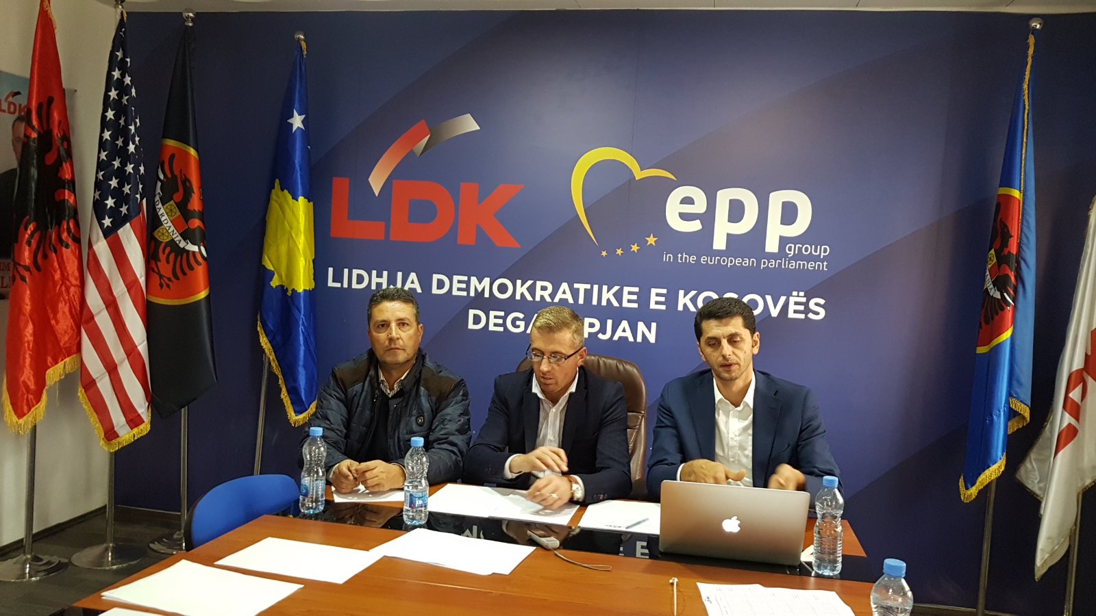 LDK-ja hedh poshtë akuzat e PDK-së për keqpërdorim të veturës zyrtare