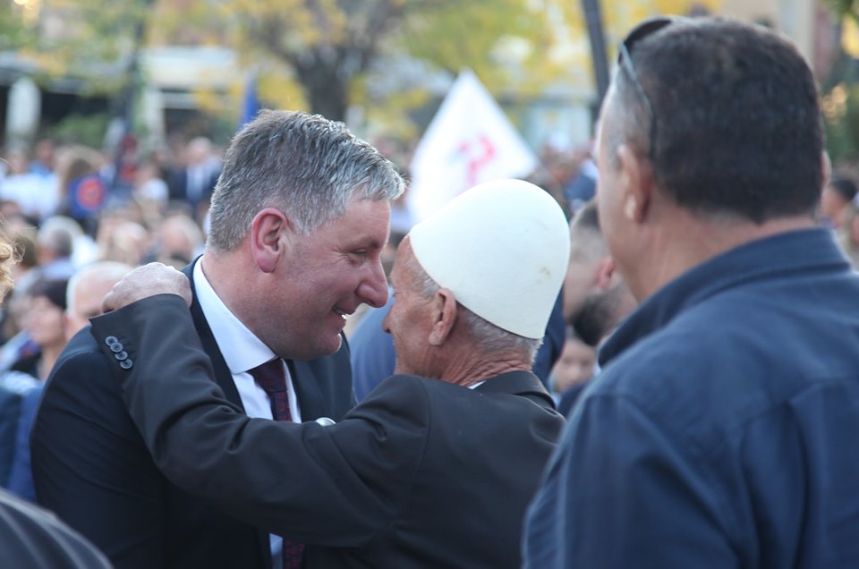 LDK dridhë Rufcin e Ri me rrethinë, Hajdini pritet si hero në vendlindjen e tij