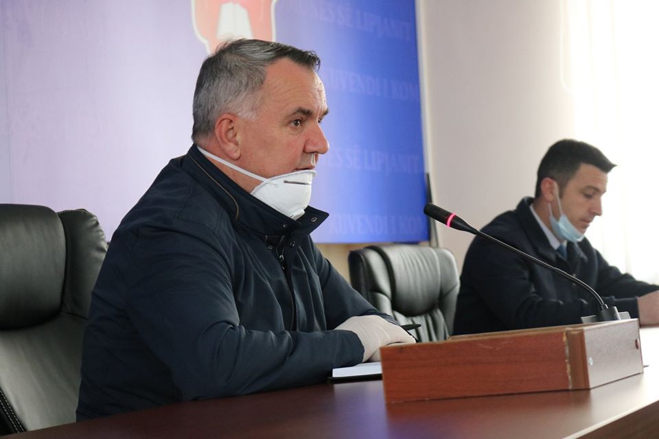 Koronavirusi, kryetari Ahmeti thirrje qytetarëve të qëndrojnë në shtëpi