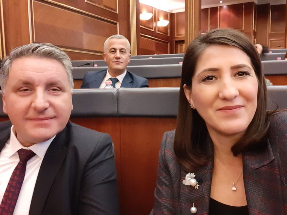 Fjalimi i Shkelzen Hajdinit në Kuvend që ‘goditi’ deputetët e opozitës (Video)