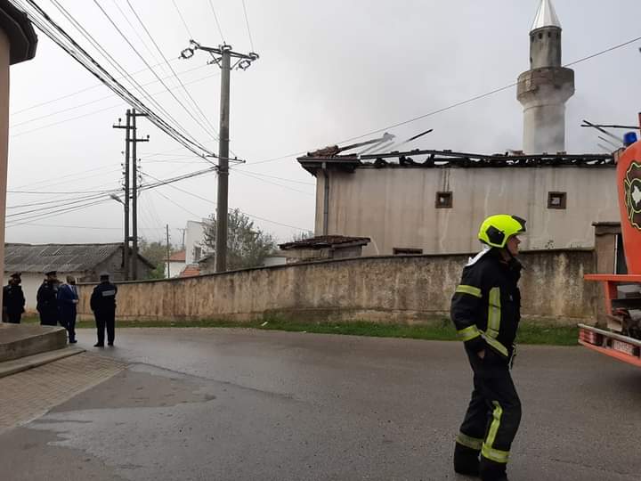 Banorët besojnë se azilkërkuesit e dogjën qëllimisht Xhaminë e Vjetër në Magure