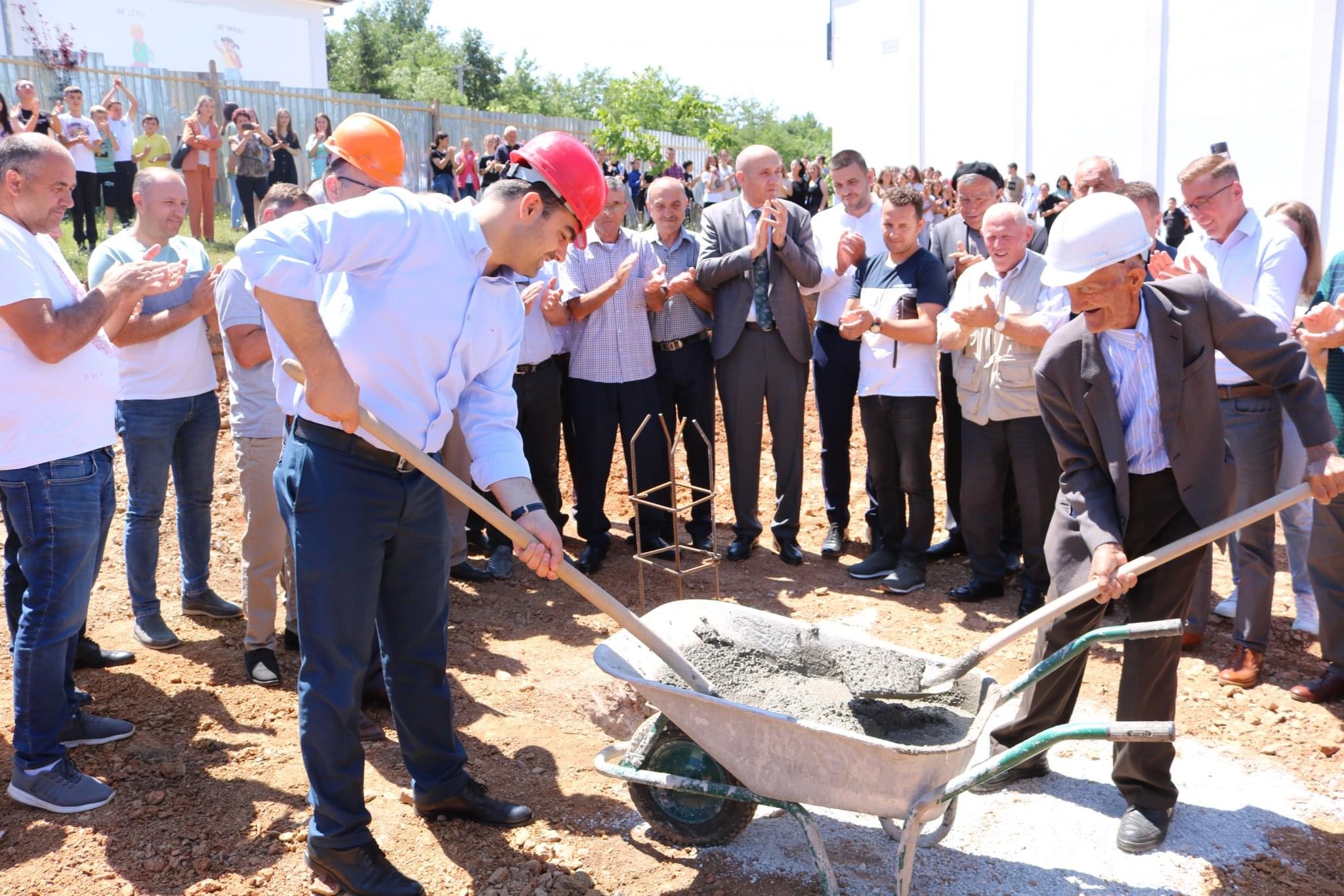 Në Ribar të Madh vendoset gurëthemeli i shkollës së re