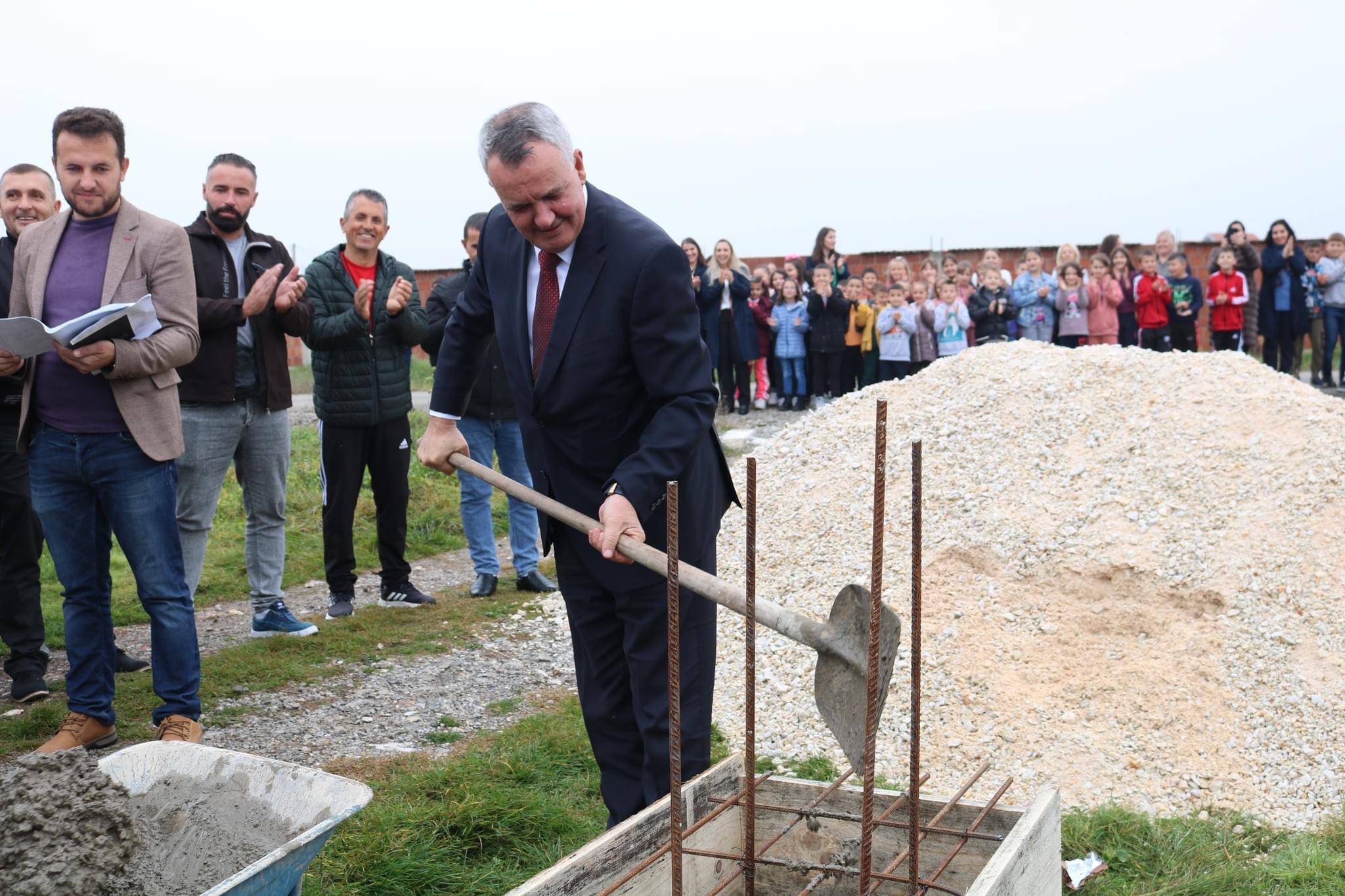 Kanë nisur punimet për ndërtimin sallës sportive në fshatin Gllogovc