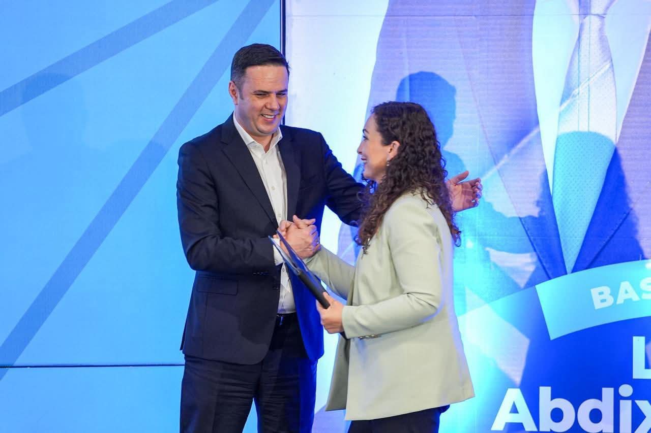 Vjosa Osmani ‘ndez’ Mitrovicën, Istogun, Prishtinën e Lipjanin brenda pak orësh Vjosa Osmani ‘ndez’ Mitrovicën, Istogun, Prishtinën e Lipjanin brenda pak orësh